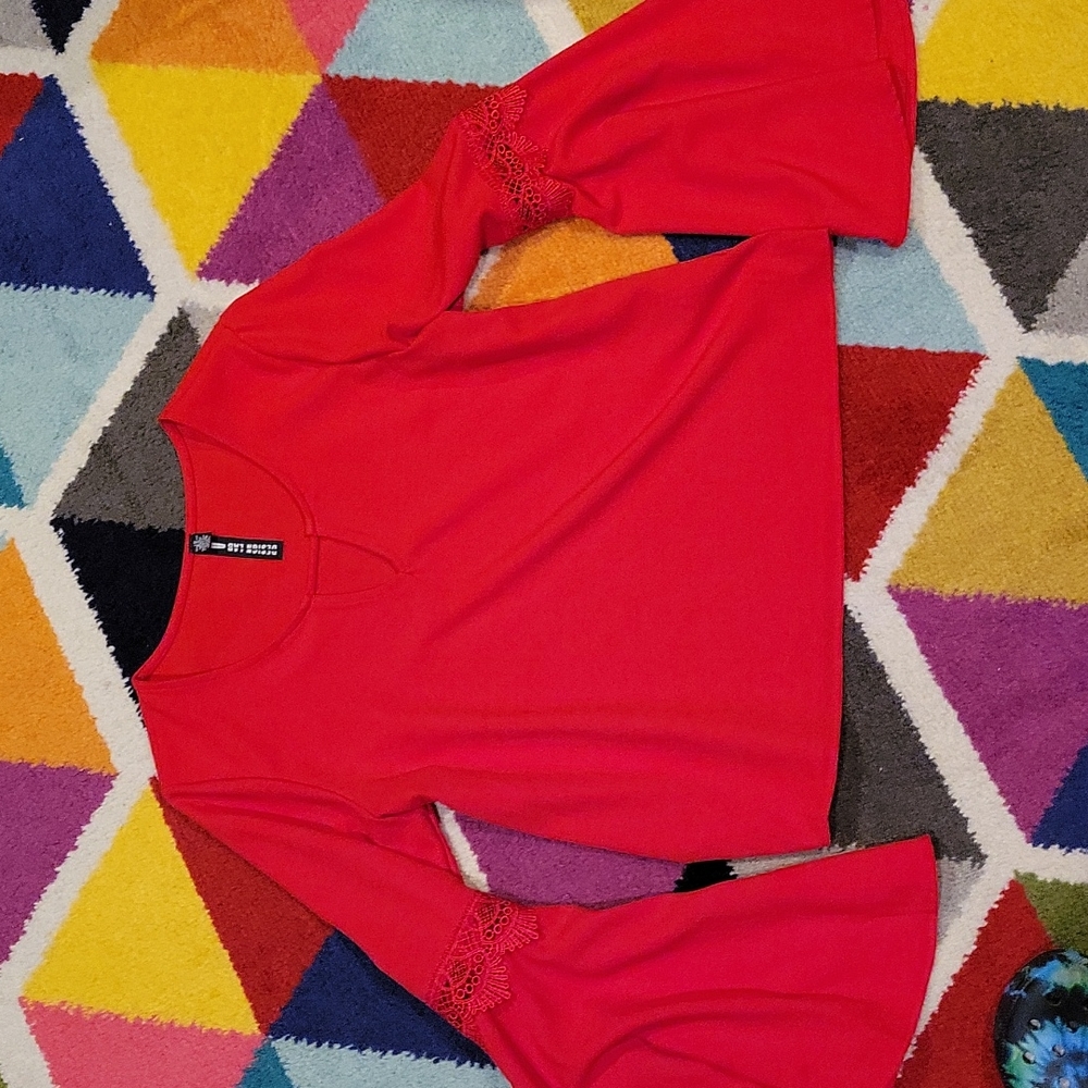 Bell sleeve top, red, size L